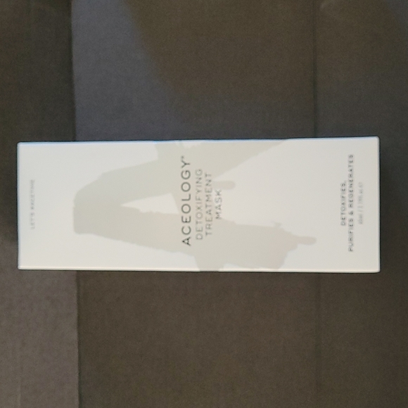 Aceology Detoxifying Treatment Mask - Picture 3 of 3